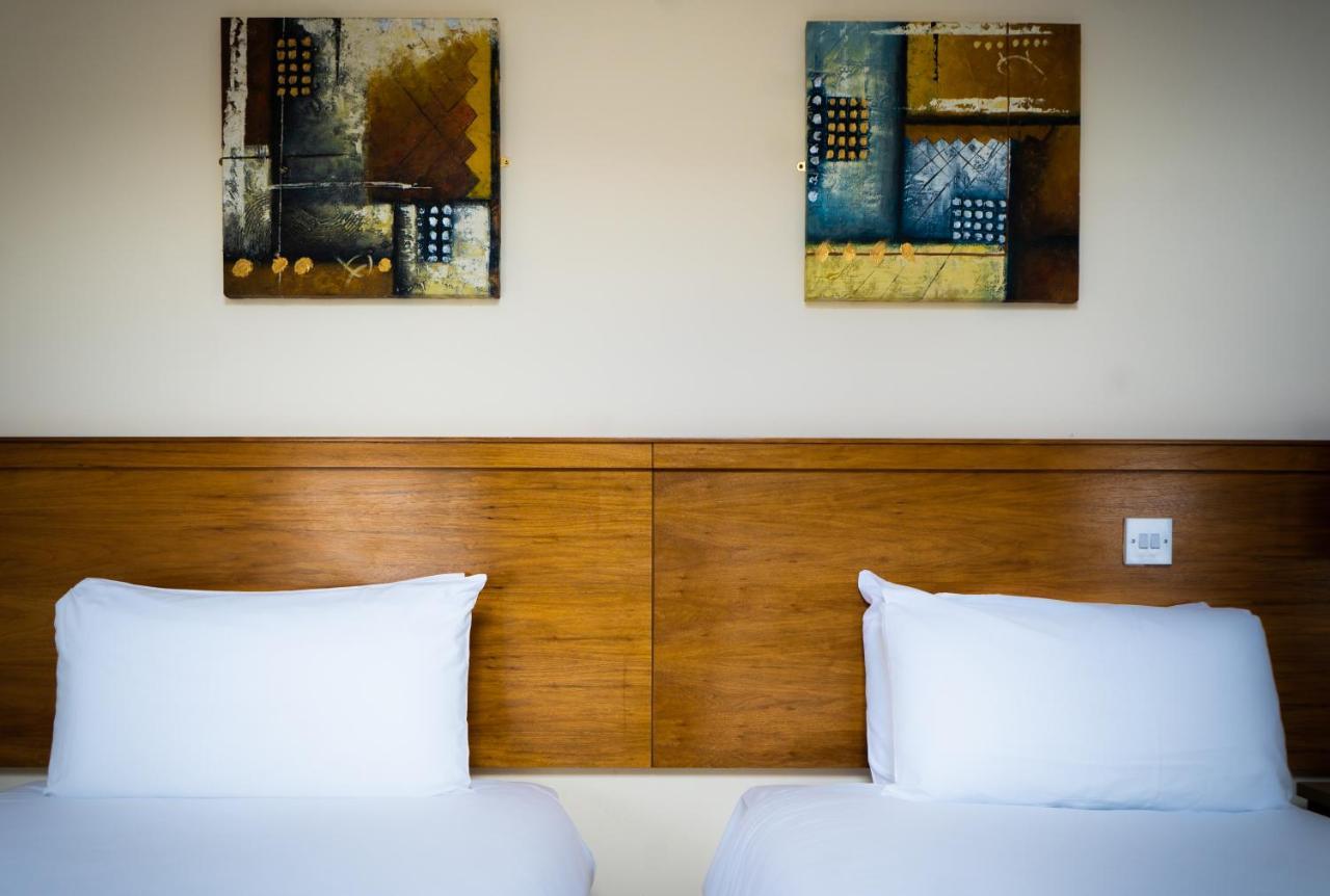 Brogans Bar & Hotel Guest house 3*