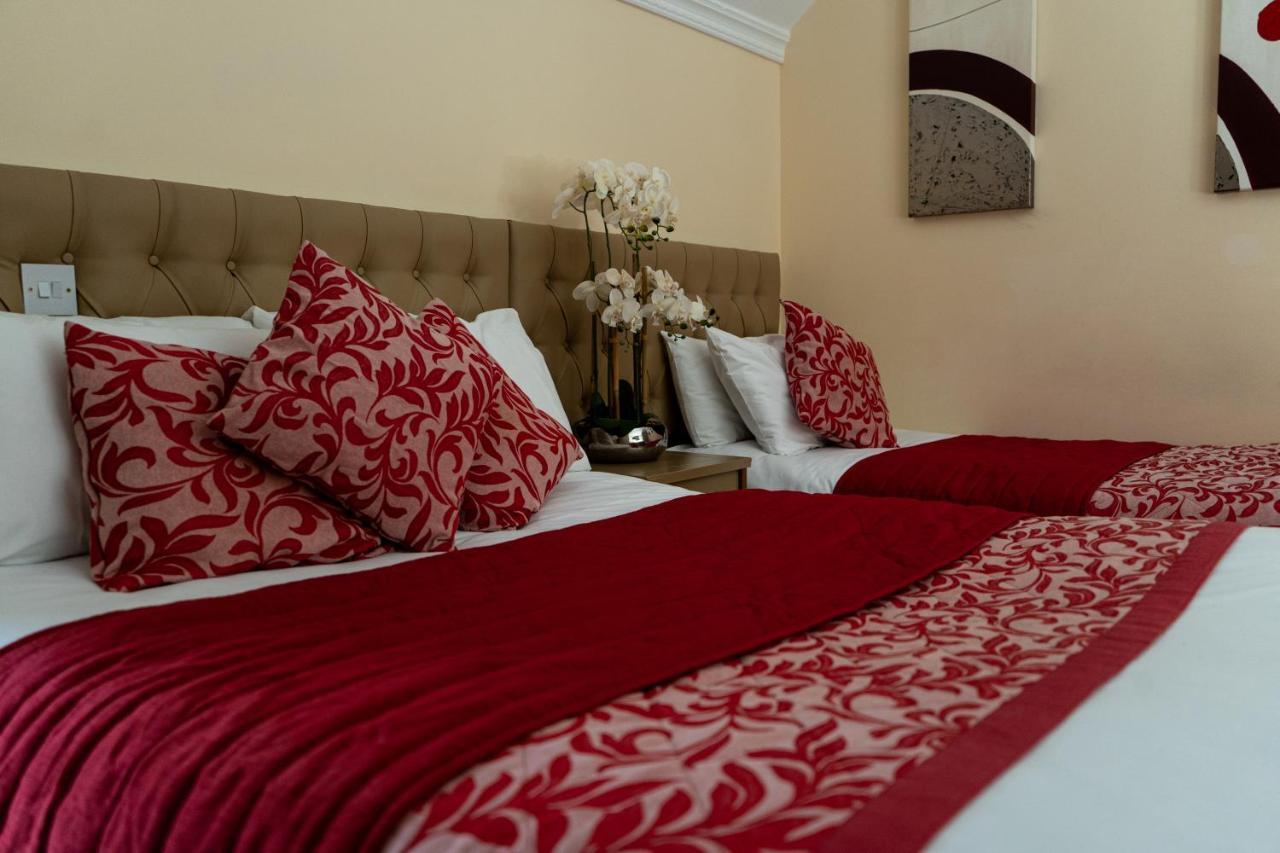 Brogans Bar & Hotel Guest house 3*